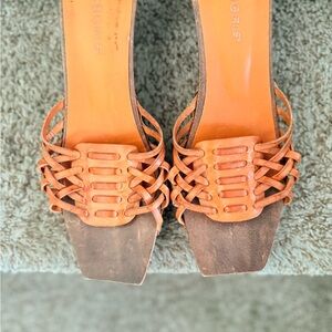 BCBGirls Woven Leather Mule Heels Size 8 – Wood Platform Square Toe Sandals